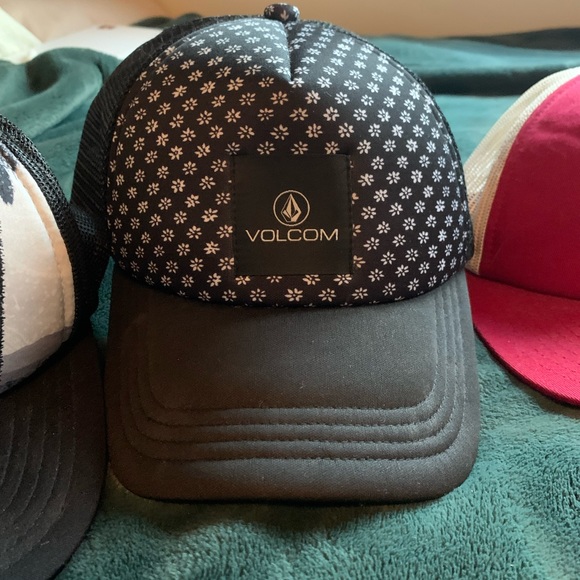 Hat bundle - Picture 2 of 5